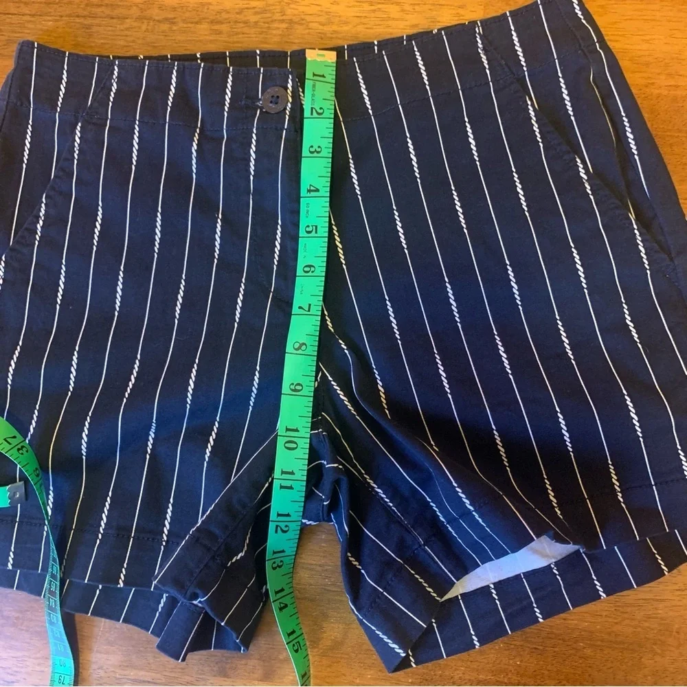 Nautica Shorts women’s 6 navy white stripe nautical mid rise casual